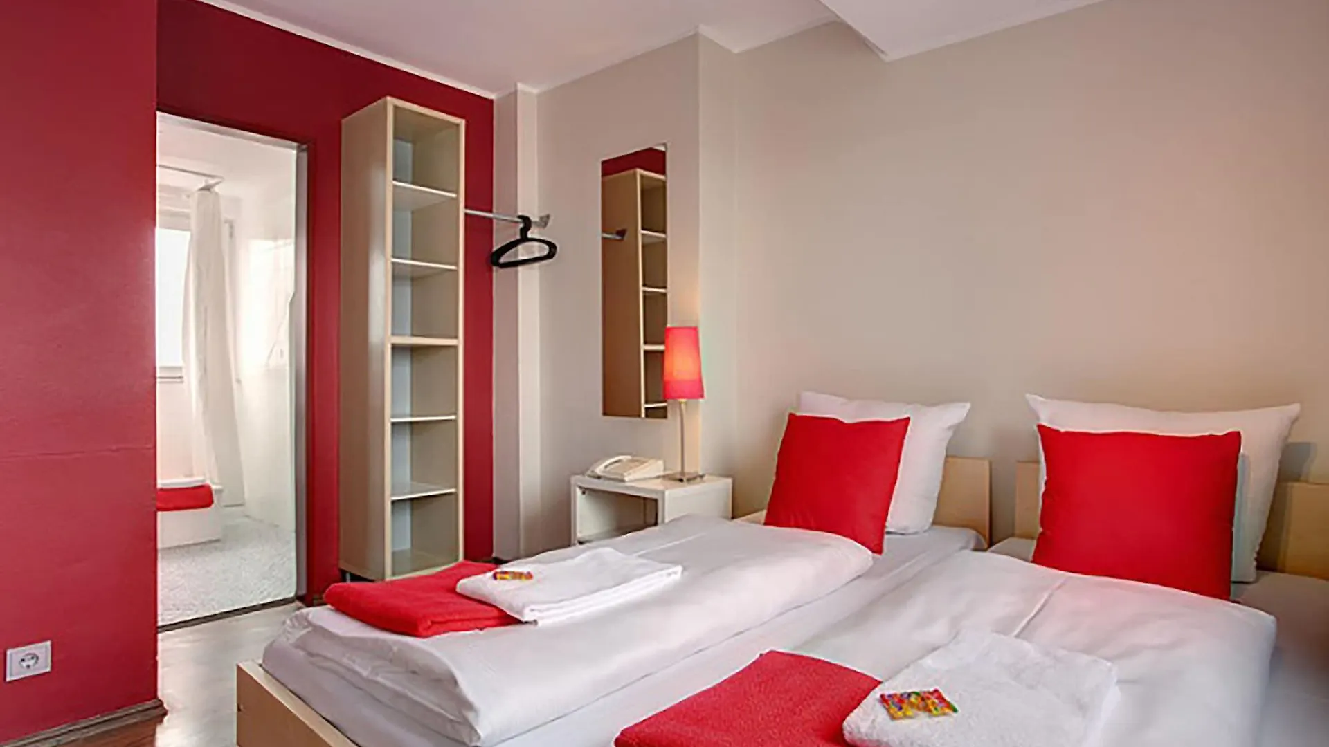 Sonata City Hotel Kolonia 3*,